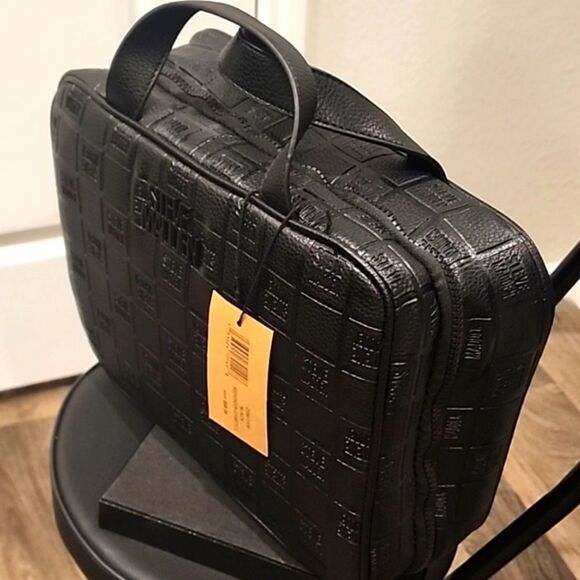 Steve Madden Block Logo Weekender Cosmetic Case - Picture 3 of 10